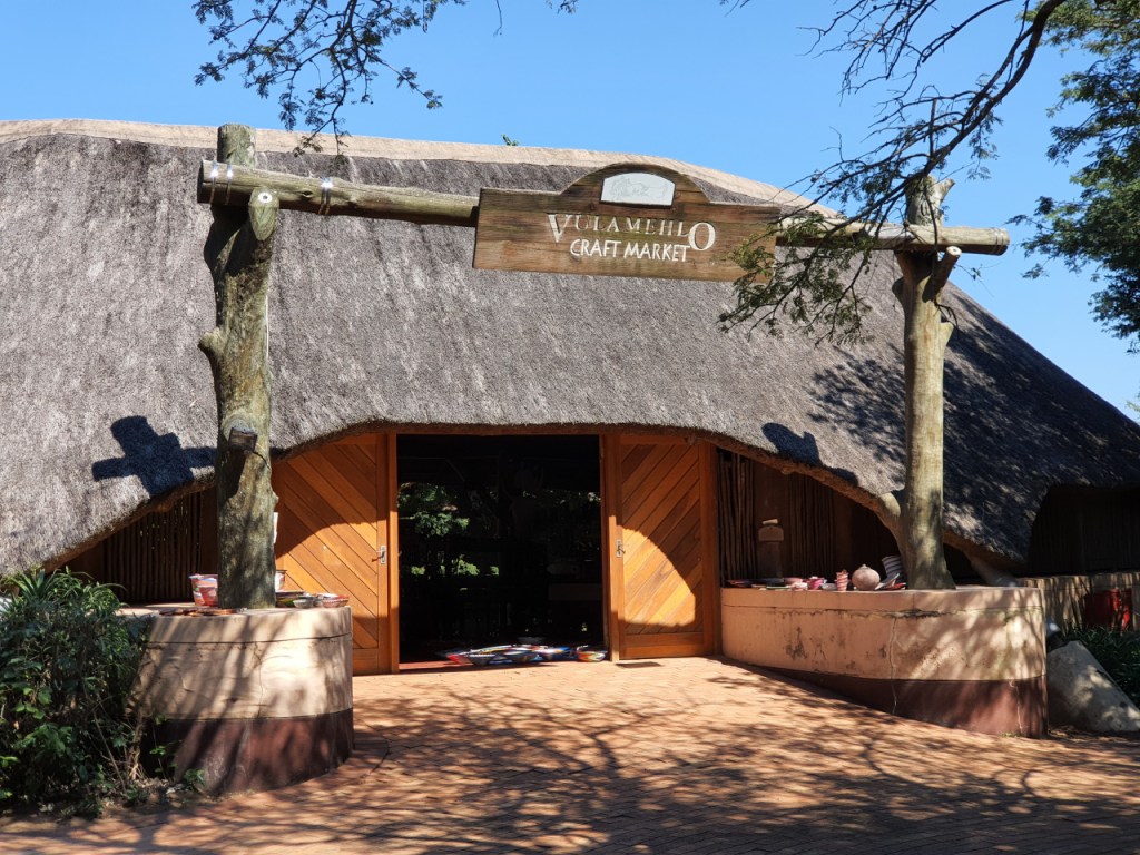 Der Eingang zum Handwerkermarkt (© Cornelia Hebrank, 2024)